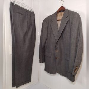 Lord & Taylor 100% Wool Classic Gray Men's Suit Size (42 R )